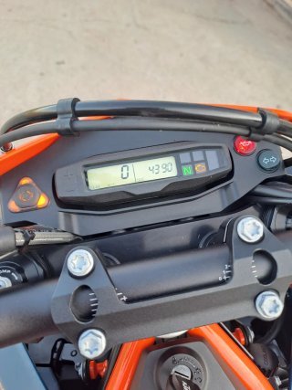 KTM 690 SMC R 2024 Supermotard