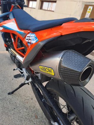 KTM 690 SMC R 2024 Supermotard