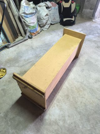 Mesa alta de madera banco