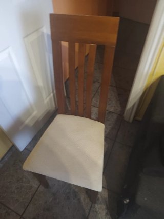 Mesa de comedor con 4 sillas