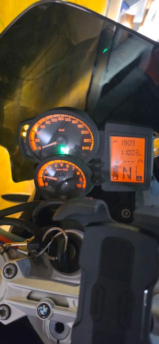BMW F800R Blanca y Negra
