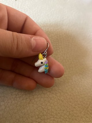 Pendientes Claire's Arcoíris y Unicornio