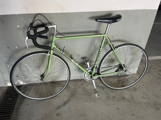 Bicicleta carretera Orbea verde antigua
