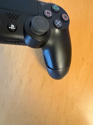 PS4 Pro + 1 Dualshock 4 + Cables