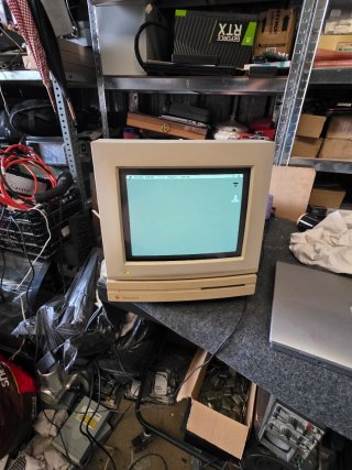 Macintosh LC + Monitor Monocromo Apple