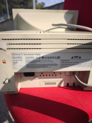 Macintosh LC + Monitor Monocromo Apple