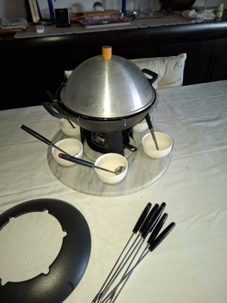 Set Fondue Hierro Negro con Accesorios
