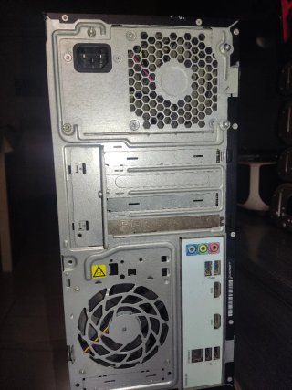 COMBO HP Pavilion Escritorio + monitor TV