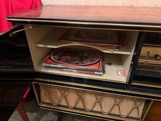 Consola Telefunken FM Stereo y Tocadiscos