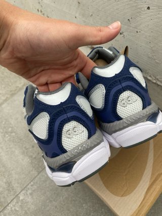 Zapatillas Asics Azul y Blanco