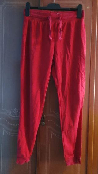 Pantalones deportivos rojos