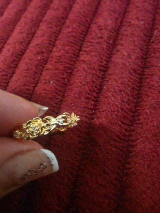 Anillo Dorado Rosas y Cristales