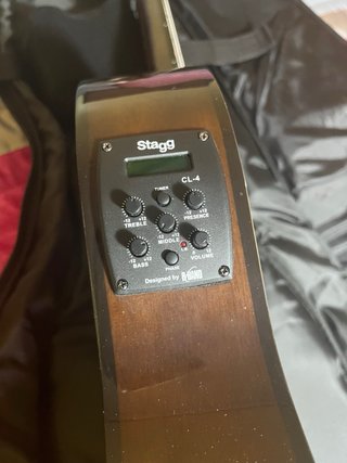 Guitarra Stagg C546TCE-N + funda y accesorios