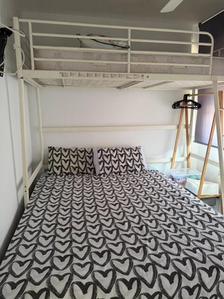 Chalet con picina en parcela de 500M