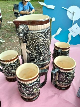 Jarra y 5 tazas de cerámica