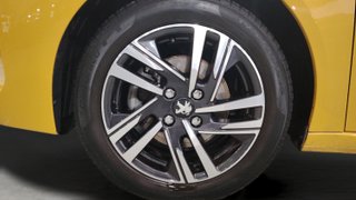 Peugeot 208 PureTech 100 Allure EAT8 75 kW (100 CV)
