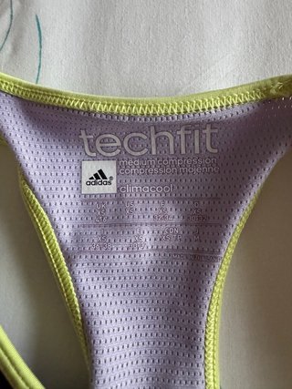 Top sujetador deportivo Adidas Techfit morado