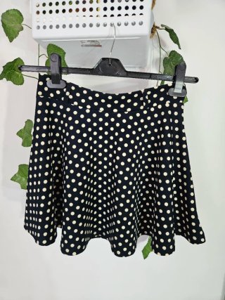 Falda corta de lunares