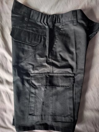 Pantalón de trabajo. Talla 44. Nuevo