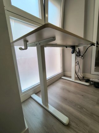 Escritorio elevable eléctrico y silla giratoria