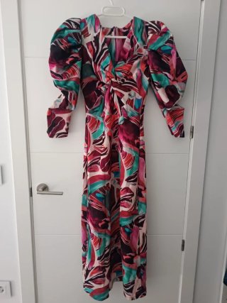 Vestido invitada estampado manga abullonada