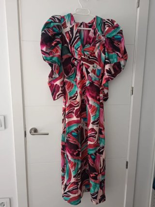 Vestido invitada estampado manga abullonada