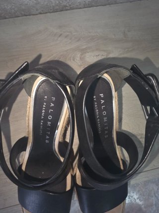 Sandalias cuña negras y beige sin estrenar
