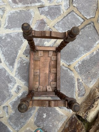 Mesita auxiliar rústica de madera maciza