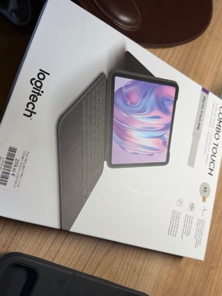 Logitech Combo Touch iPad Pro 11 M4/M5