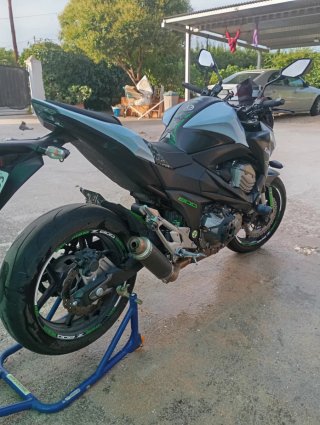 Kawasaki Z800e - Muy equipada