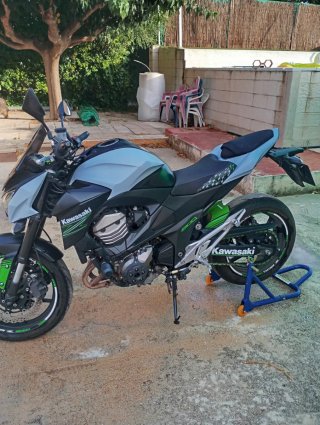 Kawasaki Z800e - Muy equipada