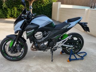 Kawasaki Z800e - Muy equipada