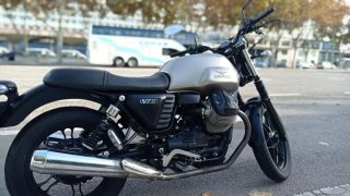 Moto Guzzi V7 Stone
