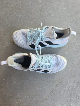 Deportivas Adidas Blancas y Negras