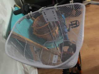 Bicicleta azul con cesta