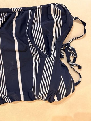 Bañador de rayas azul y blanco