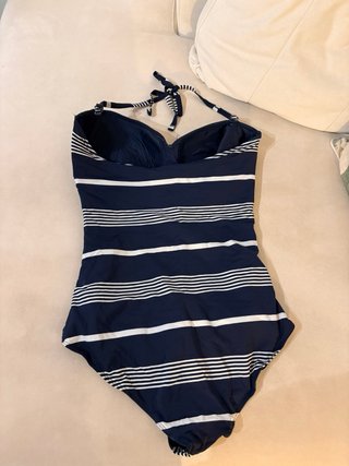 Bañador de rayas azul y blanco