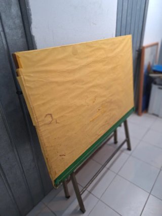 Mesa de dibujo técnico madera y metal