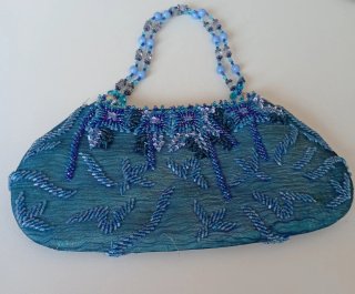 Conjunto de zapatos Talla 36 y Bolso con pedrería.