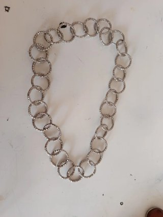 Collar de eslabones plateados