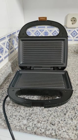 Cafetera, Sandwichera y Jarra Termo