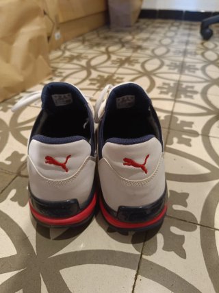 Zapatillas Puma Blancas y Rojas