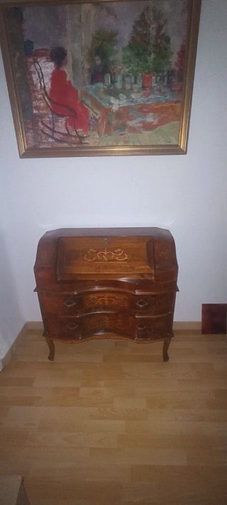Mueble antiguo de madera