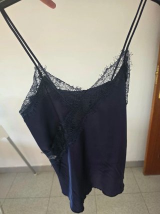Top lencero marrón con encaje