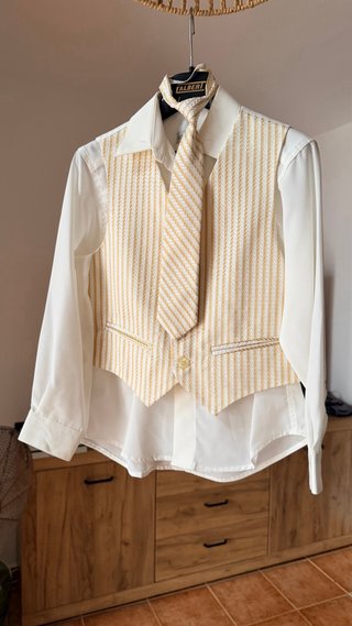 Traje de comunión marinero blanco y dorado