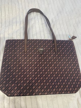 Bolso Guess Marrón Estampado Grande