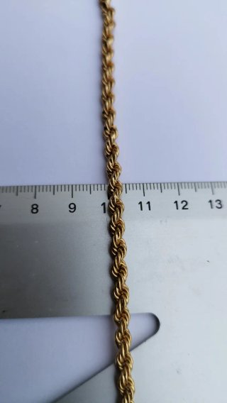 Gargantilla de oro estilo soga