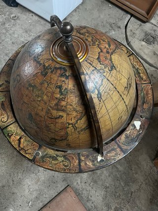 Licorera Globo Terráqueo Antigua