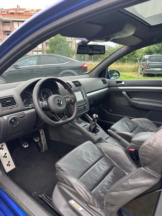 Volkswagen Golf R32