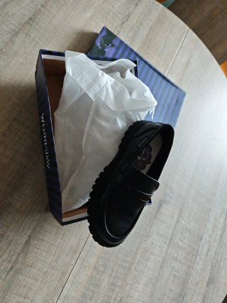 Mocasines niña negros talla 37 nuevos.